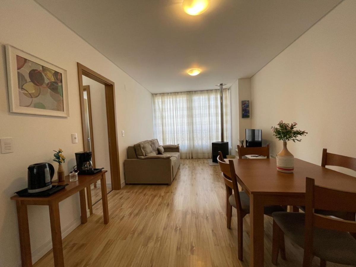 1D Com Lareira No Centro De Gramado Apartman Kültér fotó